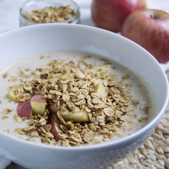 Apple Crumble Smoothie Bowl