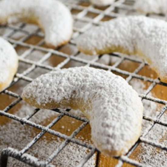 German Vanilla Crescents