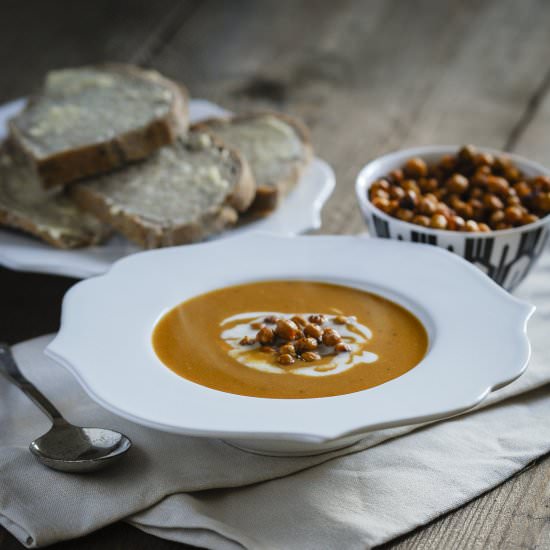 Butternut Soup with Spiced Chickpea