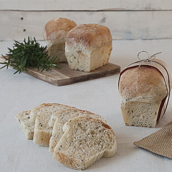 Potatoes and rosemary mini loaves