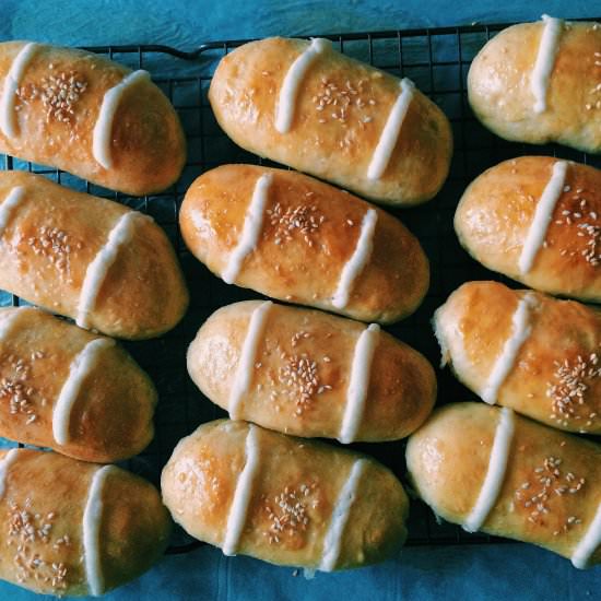 Chinese Cocktail Buns (Gai Mei Bao)
