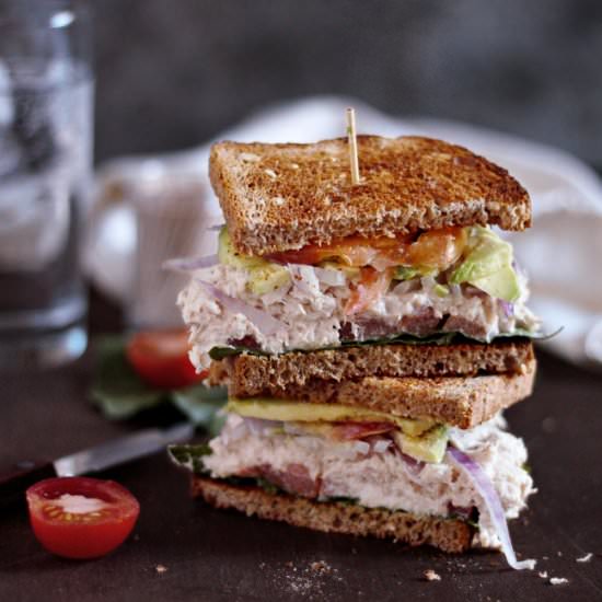 Tuna Avodaco Sandwich