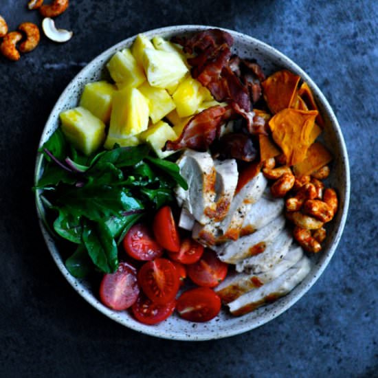 Healthy salad bowl with chicken