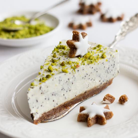 Poppy Seed “Zimtstern” Cake