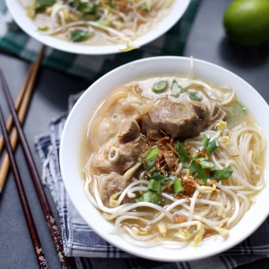 Bánh Canh Giò Heo