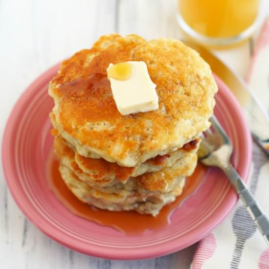 Fluffy Vegan Banana Pancakes