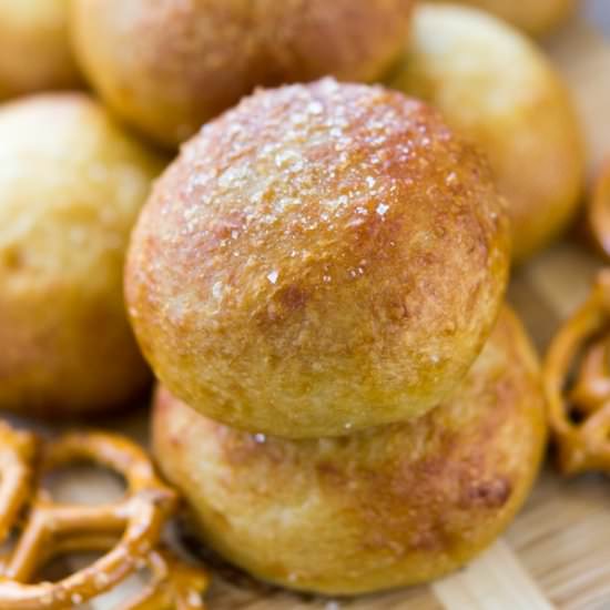 Easy Pretzel Buns