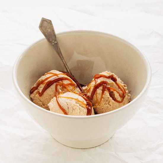Pumpkin ice cream with coconut