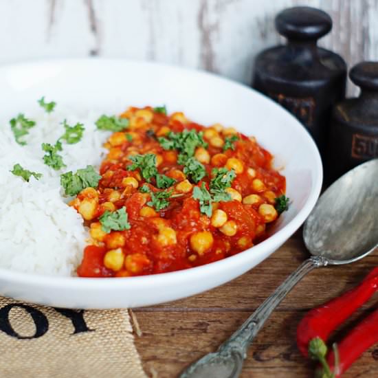 Chickpeas in tomatoes