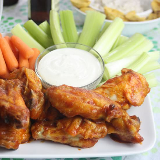 Simple Sriracha Hot Wings