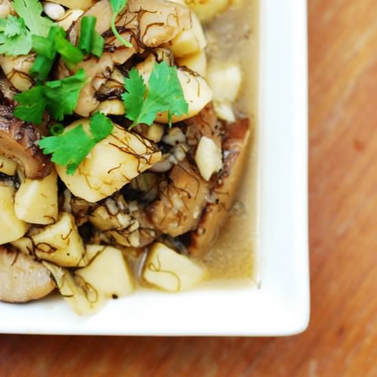 Braised Arrowheads With Mushrooms