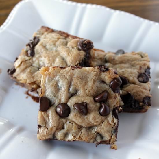 Peanut Butter Chocolate Chip Bars