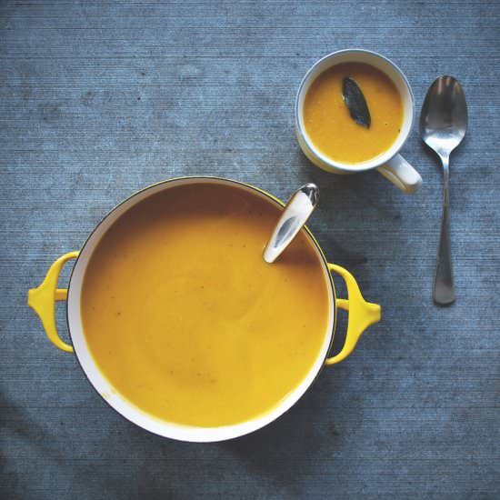 Butternut squash soup & fried sage