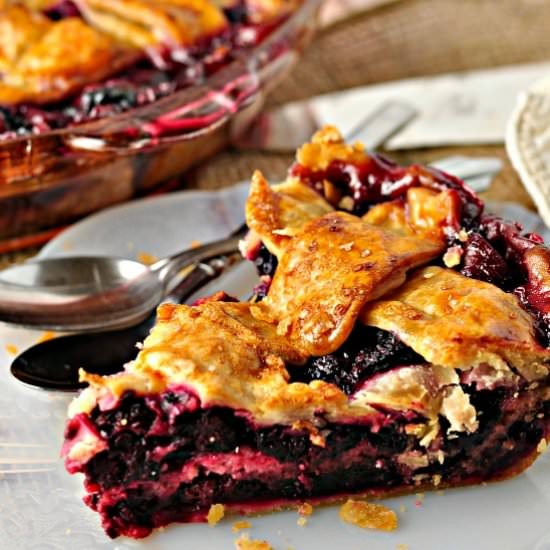 Blackberry Pie Cobbler