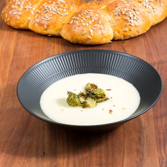 Roasted Garlic and Potato Soup