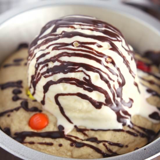 Rainbow Chocolate Chip Pizookies