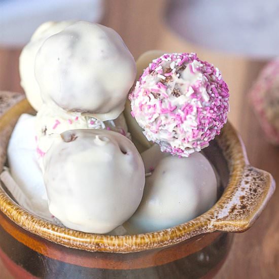 Paleo Chocolate Raspberry Truffles