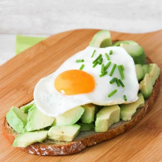 Avocado Lime Toast Topped With Egg