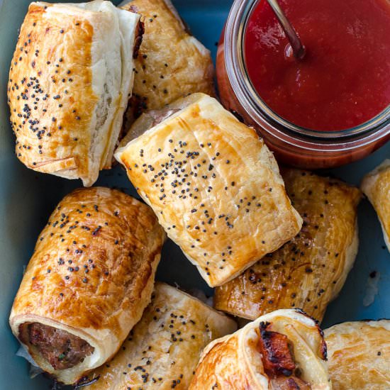 Mini pork & apricot sausage rolls