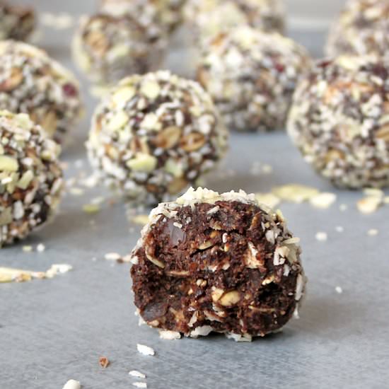 Healthy No-Bake Energy Bites