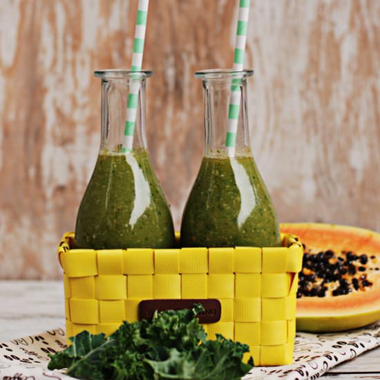 Papaya and kale smoothie