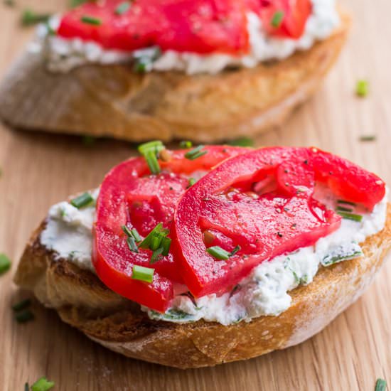 Herbed Ricotta and Tomato Crostini