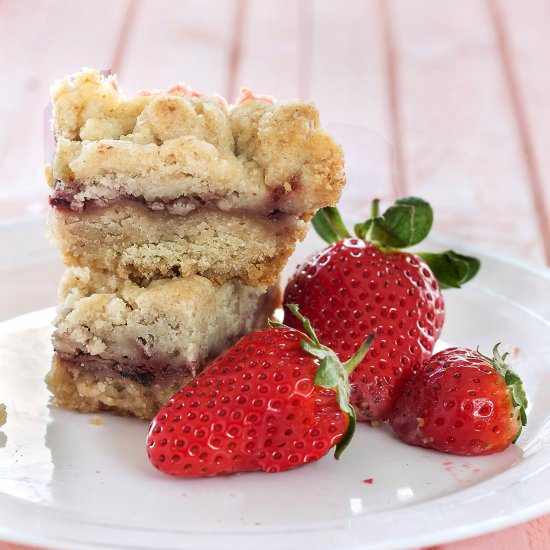 Strawberry Crumble Bars