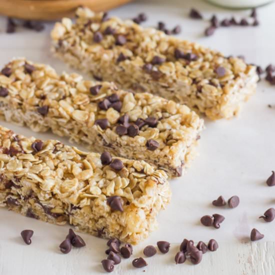 Chewy Chocolate Chip Granola Bars