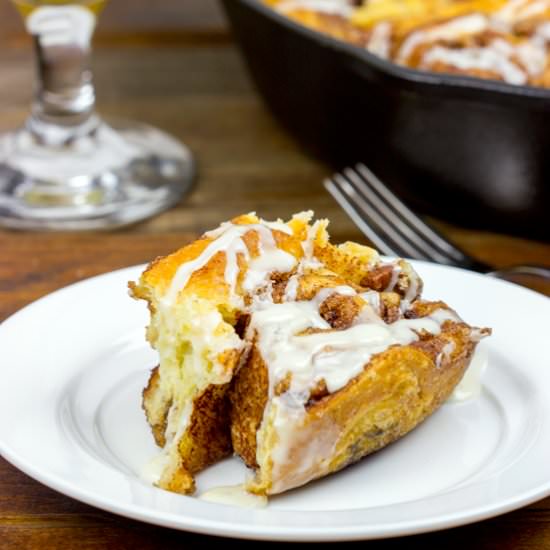 Overnight Skillet Cinnamon Rolls