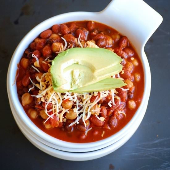 One Pot 3-Bean Vegetarian Chili