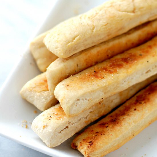 Easy Garlic Parmesan Breadsticks