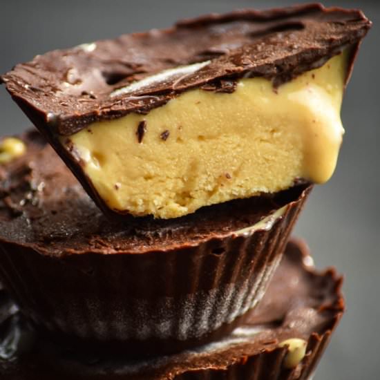 Peanut Butter Fro-Yo Chocolate Cups