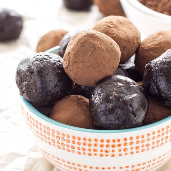 Dark Chocolate Cherry Energy Bites