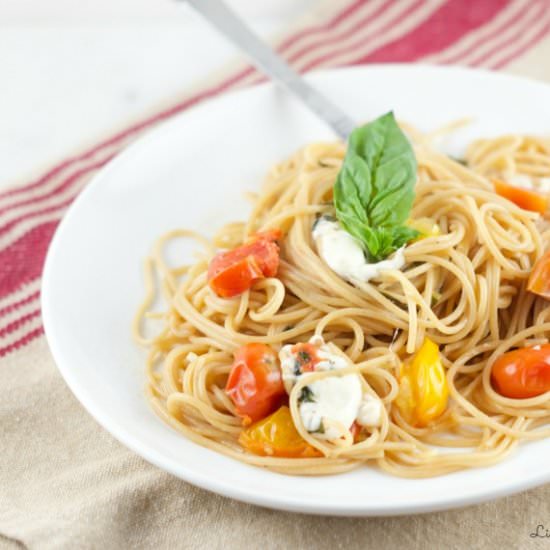 One Pot Caprese Pasta