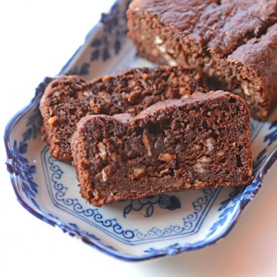 Banana, walnut and chocolate cake