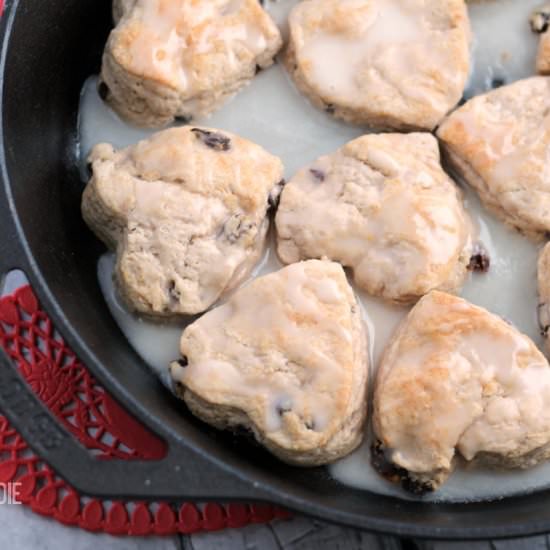 Vanilla Cinnamon-Raisin Biscuits