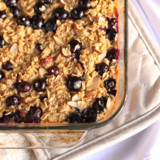 Blueberry Almond Baked Oatmeal