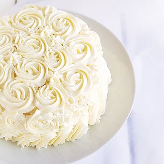 Meringue Cake with peaches