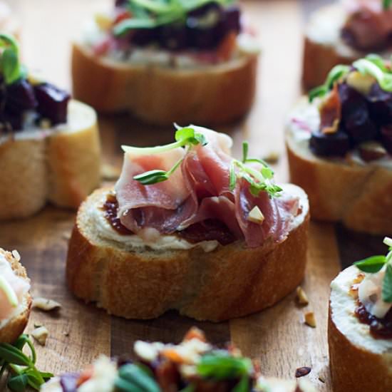 Goat Cheese and Prosciutto Crostini
