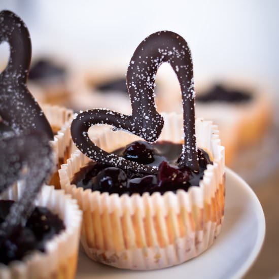 {Valentine} Mini Cheesecakes