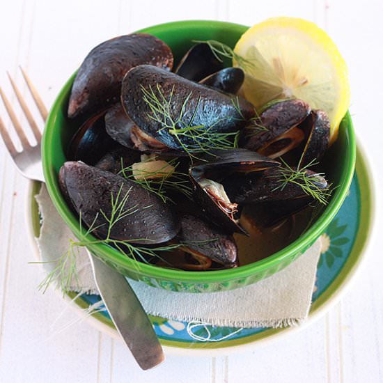 Steamed Mussels with Roasted Garlic