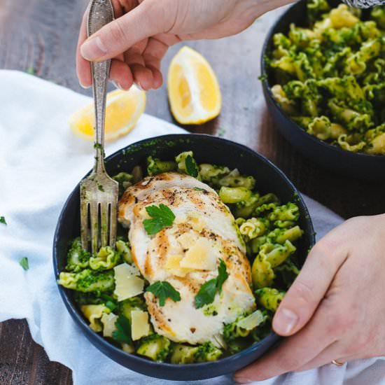Lemon Pesto Pasta & Grilled Chicken