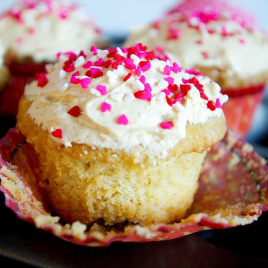 Caramelized White Chocolate Cupcakes