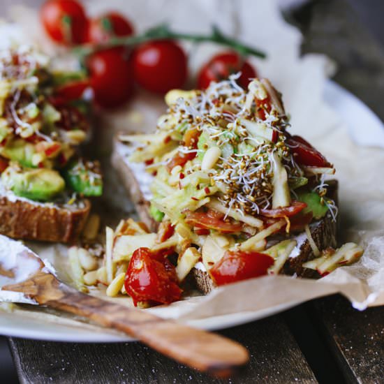 Apple, Avocado & Basil Bruschetta
