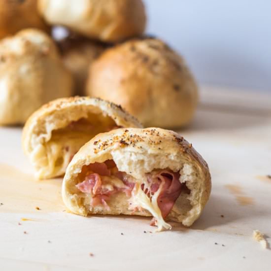 Ham & Ale House Cheddar Bagel Rolls