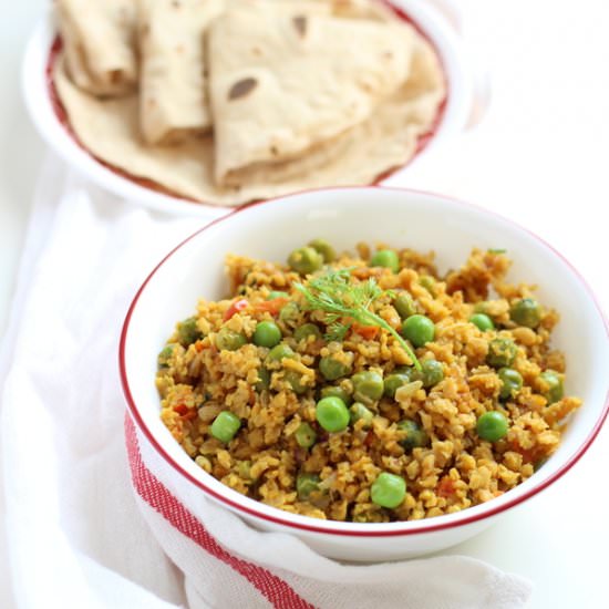 Soya granules & green pea curry