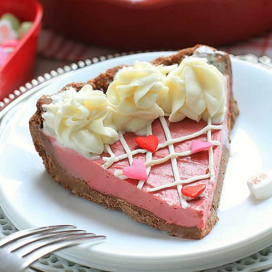 No-Bake Red Velvet Cheesecake Pie