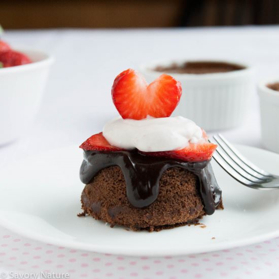 Chocolate Cakes w Strawberry Cream