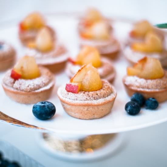 Almond Blueberry’n’plum Tartlets