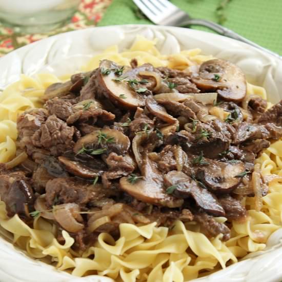 20 Minute Skinny Beef Stroganoff